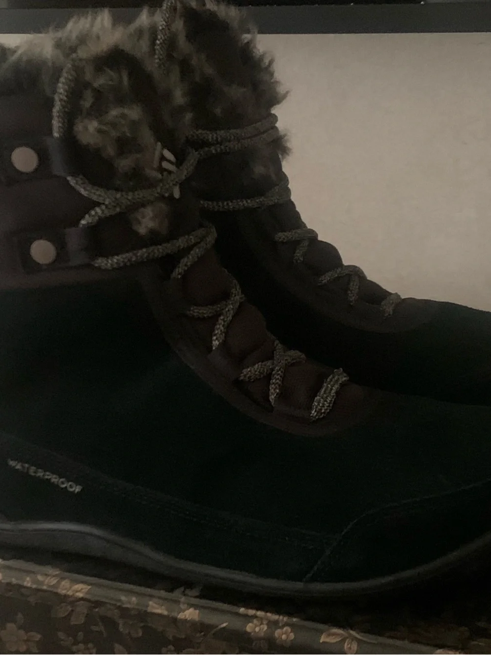 Columbia Minx Suede Women’s Winter Boots In Black